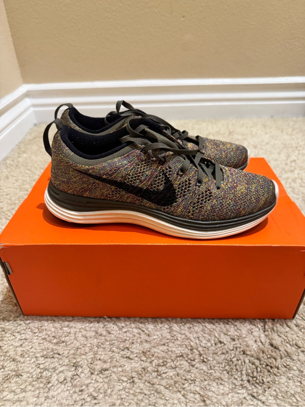 Nike women’s Flyknit lunar 1 - Multicolored Knit with Black Accents